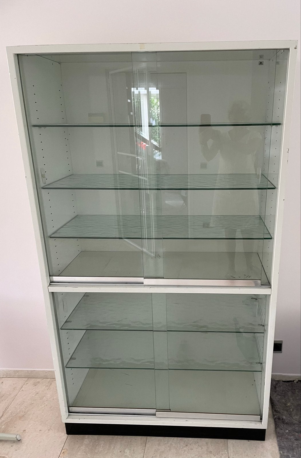 Metalen Vitrinekast / Medicijnkast met glazen Schuifdeuren, Ophalen, Gebruikt, 50 tot 100 cm, Glas