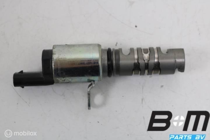 Regelklep nokkenas VW Golf 7 04E906455D, Gebruikt