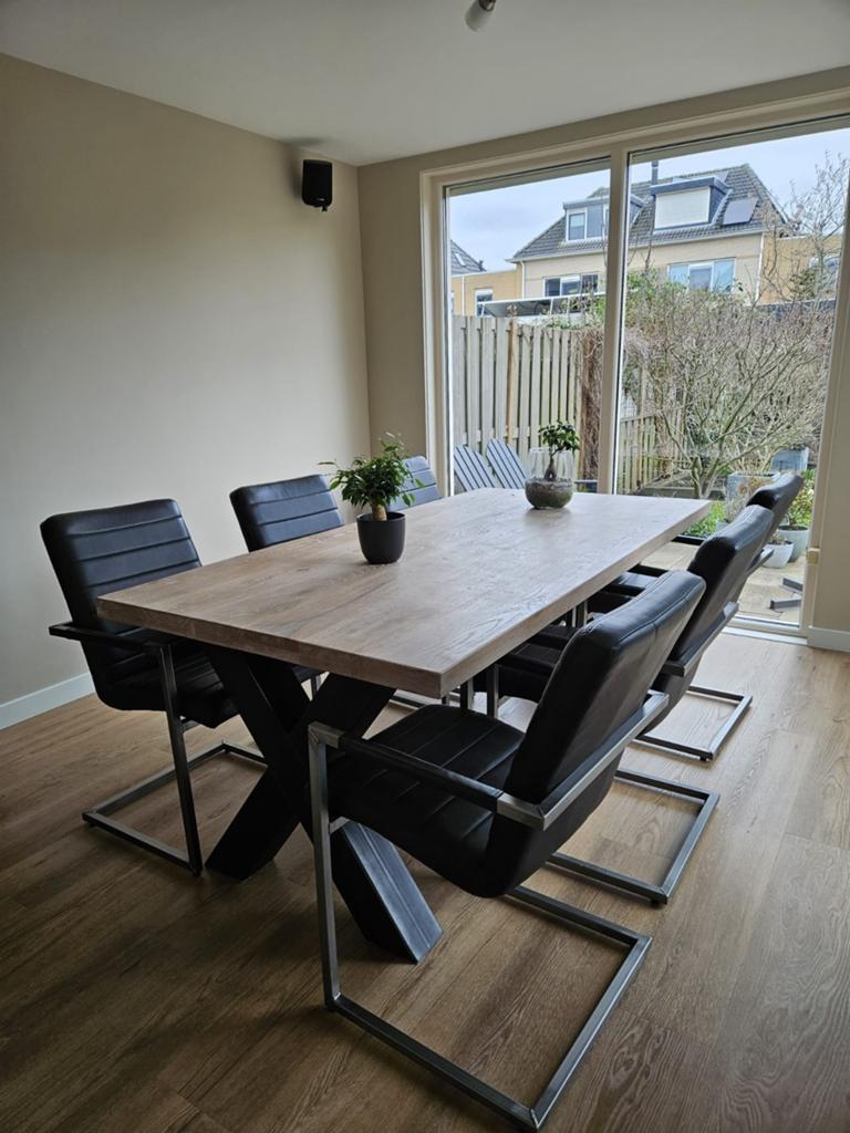 Houten tafel met stalen kruispoot, Gebruikt, 50 tot 100 cm, 150 tot 200 cm, Rechthoekig
