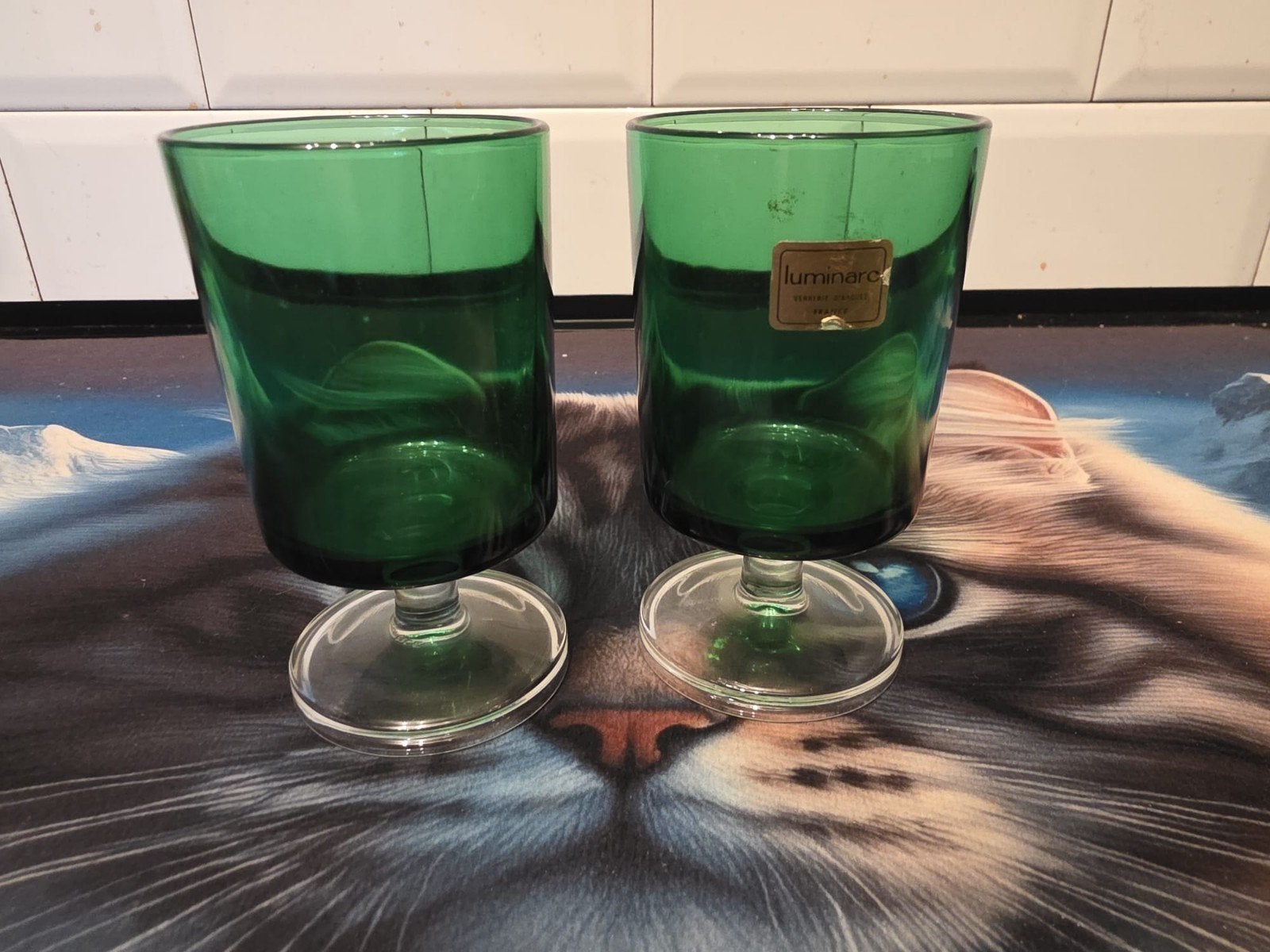 2 Vintage Luminarc Groene Wijnglazen op Voet, Ophalen of Verzenden