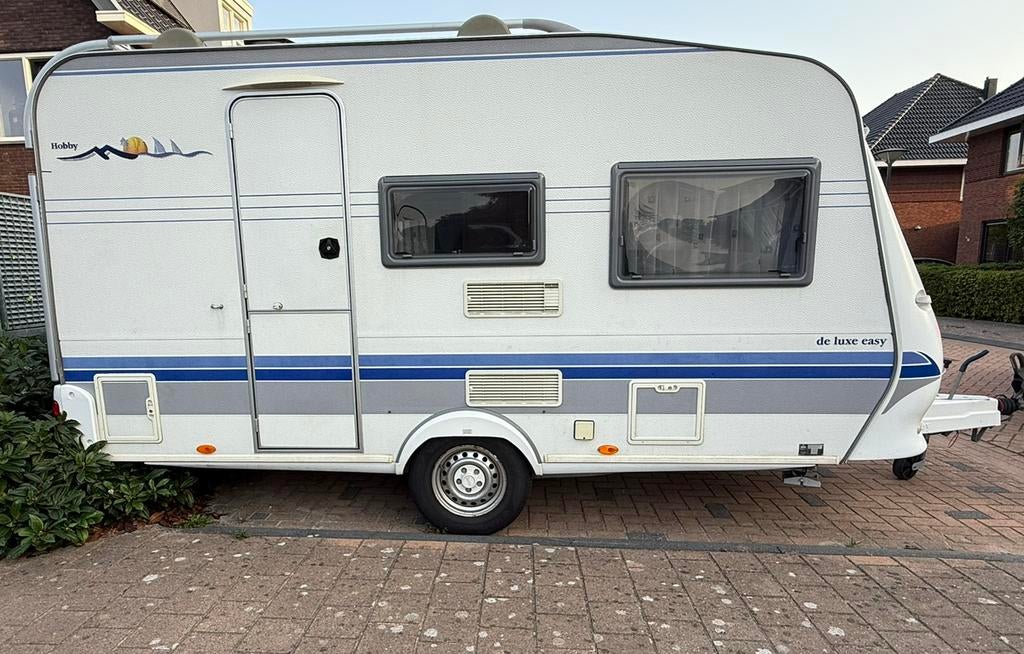 Hobby de luxe easy 400 | Fietsenrek |Voortent |Optie: Airco, Caravans en Kamperen