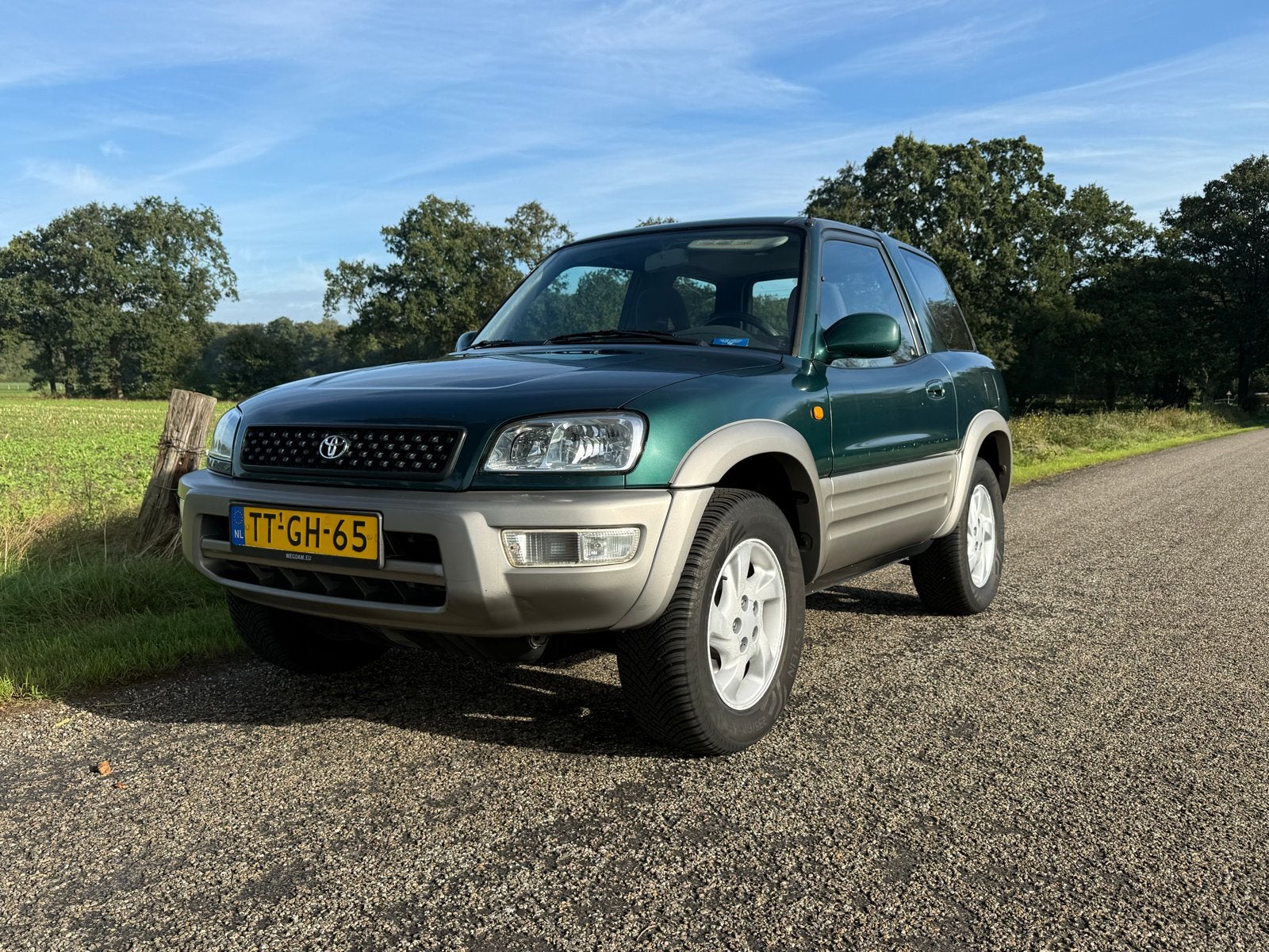 Toyota Funcruiser 2.0 I Rav4 4WD 1998 Groen apk 30-6-2027, Auto's, 1998 cc, 4 cilinders, 4 stoelen, 610 kg