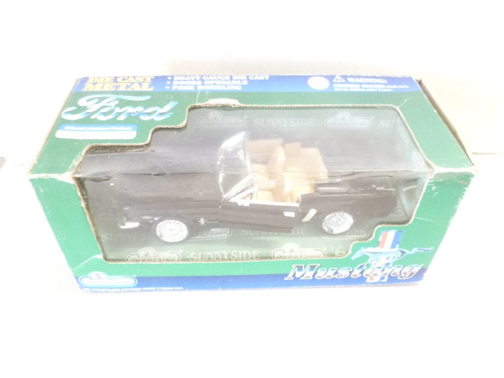 Sunny Side Ford Mustang Cabriolet Zwart 1965 1:24 modelauto, Ophalen of Verzenden, Nieuw, Auto, Overige merken