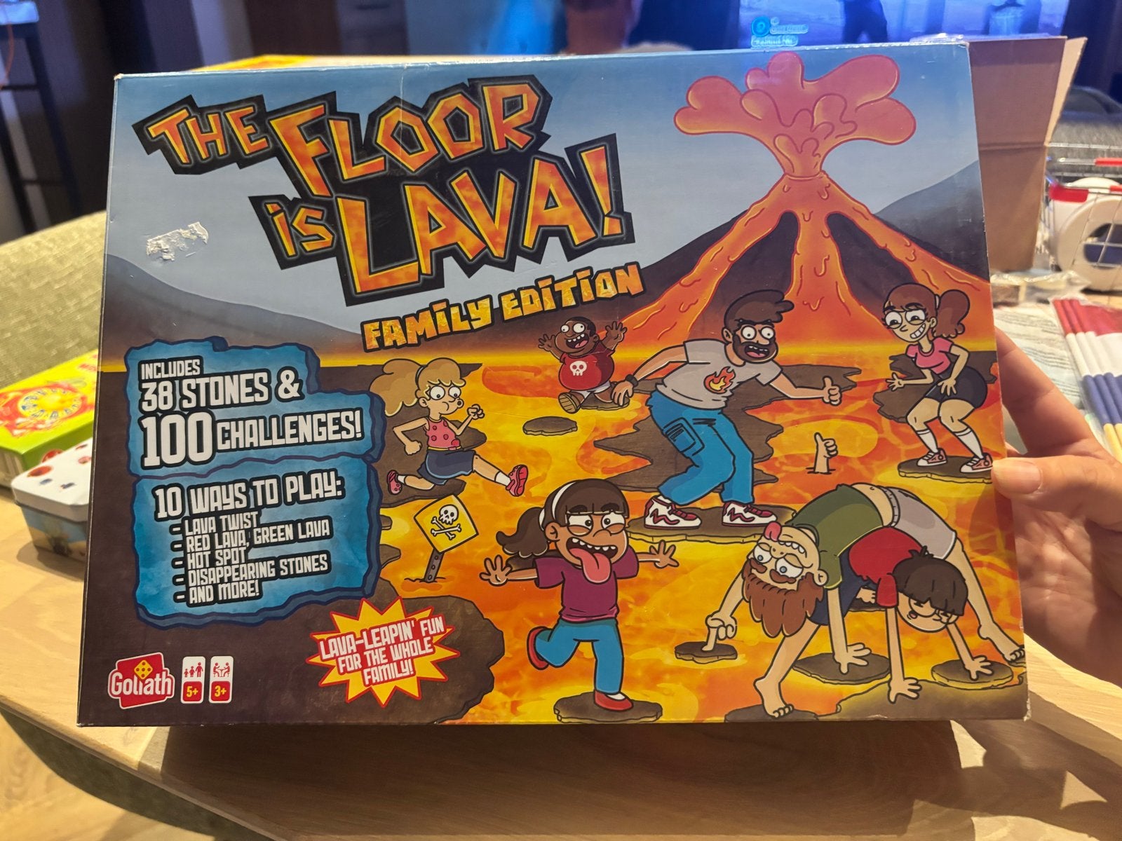 The Floor is Lava! Family Edition - Goliath bordspel, Drie of vier spelers, Ophalen of Verzenden, Zo goed als nieuw