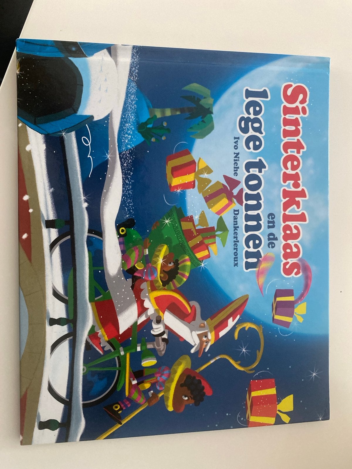 Sinterklaas en de lege tonnen - Ivo Niehe, Ophalen, Zo goed als nieuw, Sprookjes