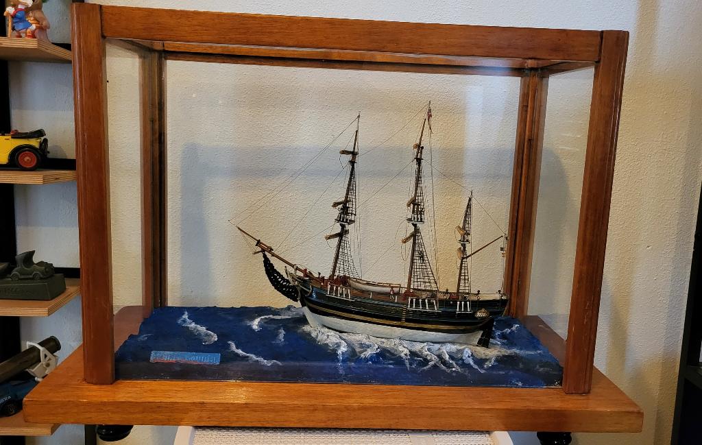 Uniek Diorama HMS Bounty 70s/80 in Vitrine – Handwerk, Ophalen