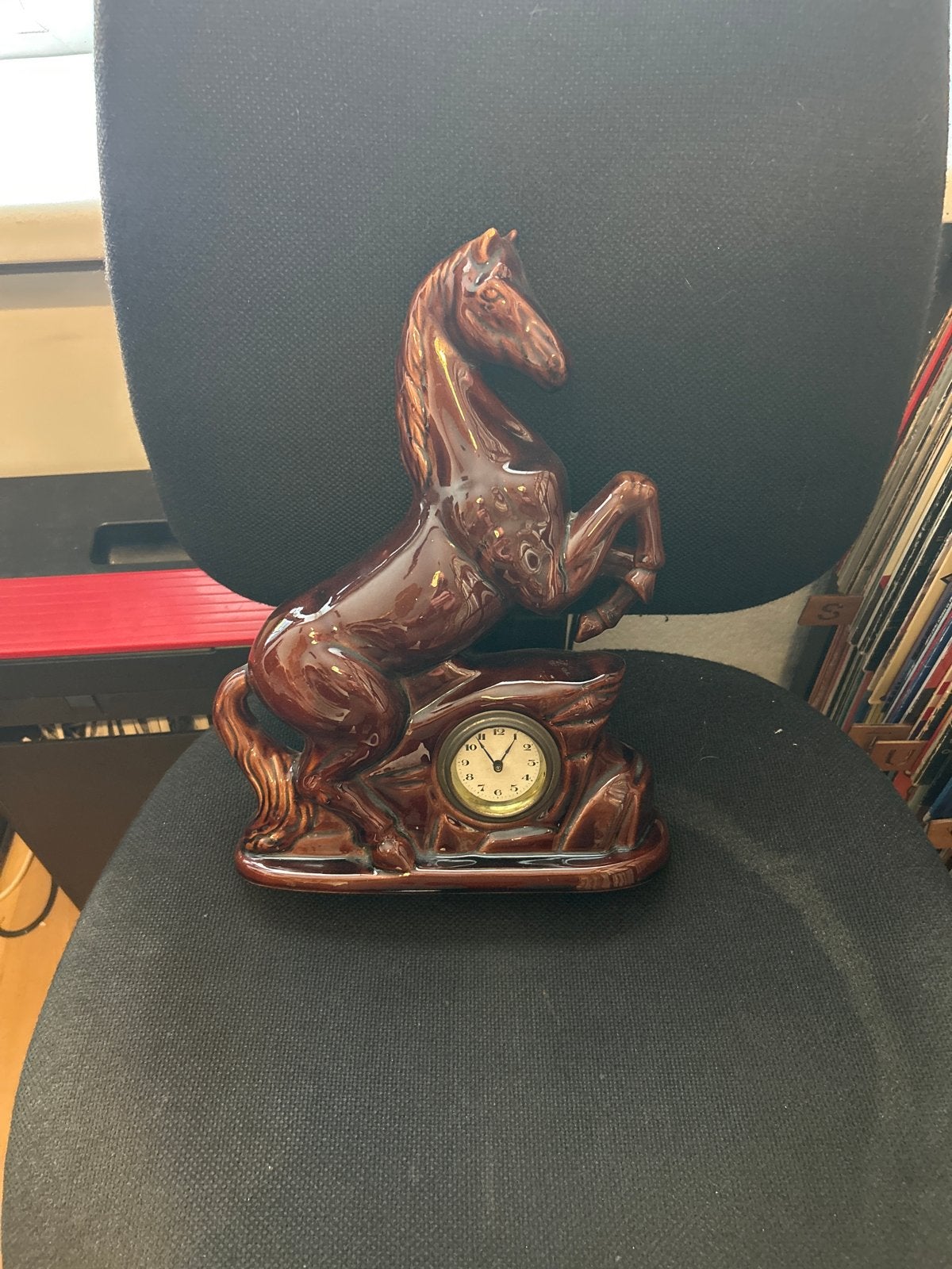 Vintage Paard Klok Beeld - Bruin Keramiek, Antiek en Kunst, Ophalen of Verzenden