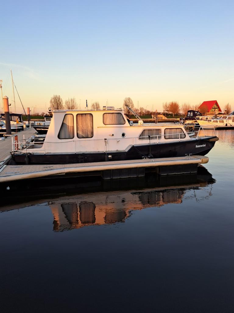 Motorboot met schilder werk, Ophalen, Diesel