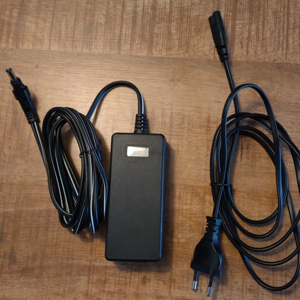 Nedis ACPA 105 universele adapter, Ophalen of Verzenden, Zo goed als nieuw, Overige typen