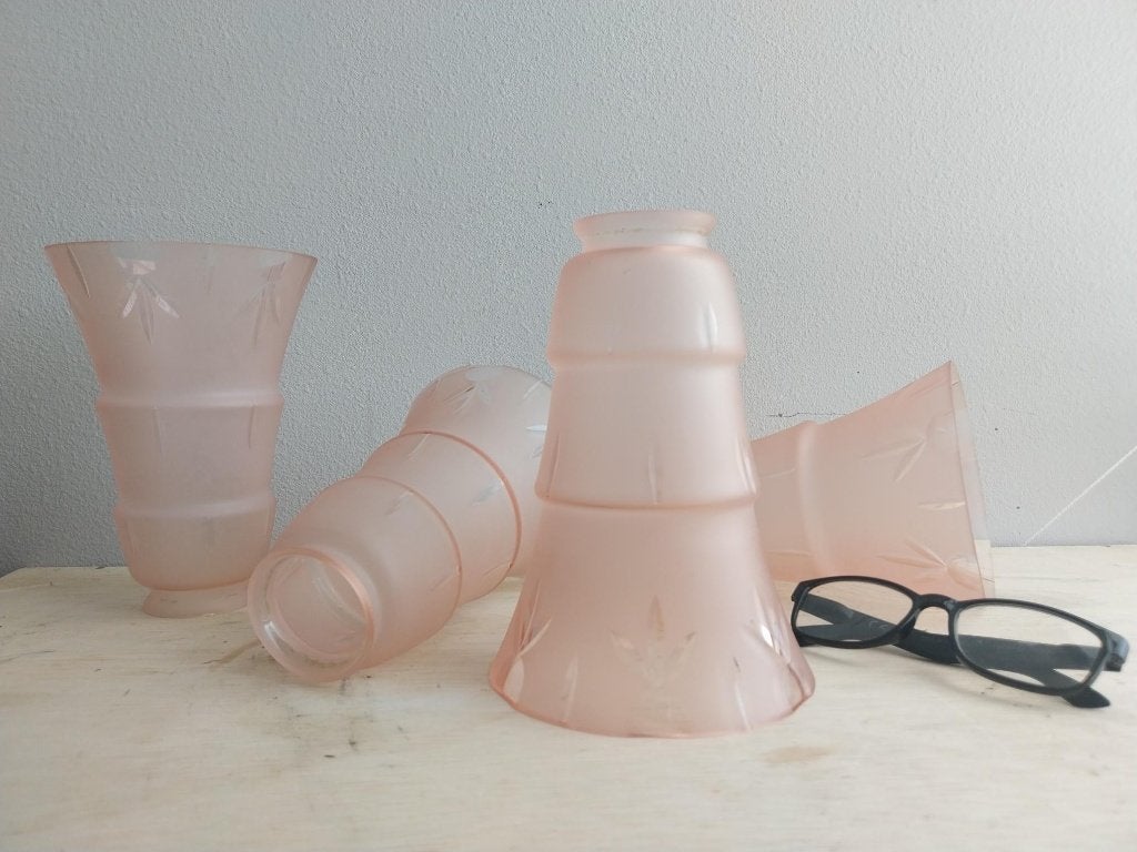 Set 4 Art Deco lampenkappen poederroze glas jaren 30, Ophalen of Verzenden