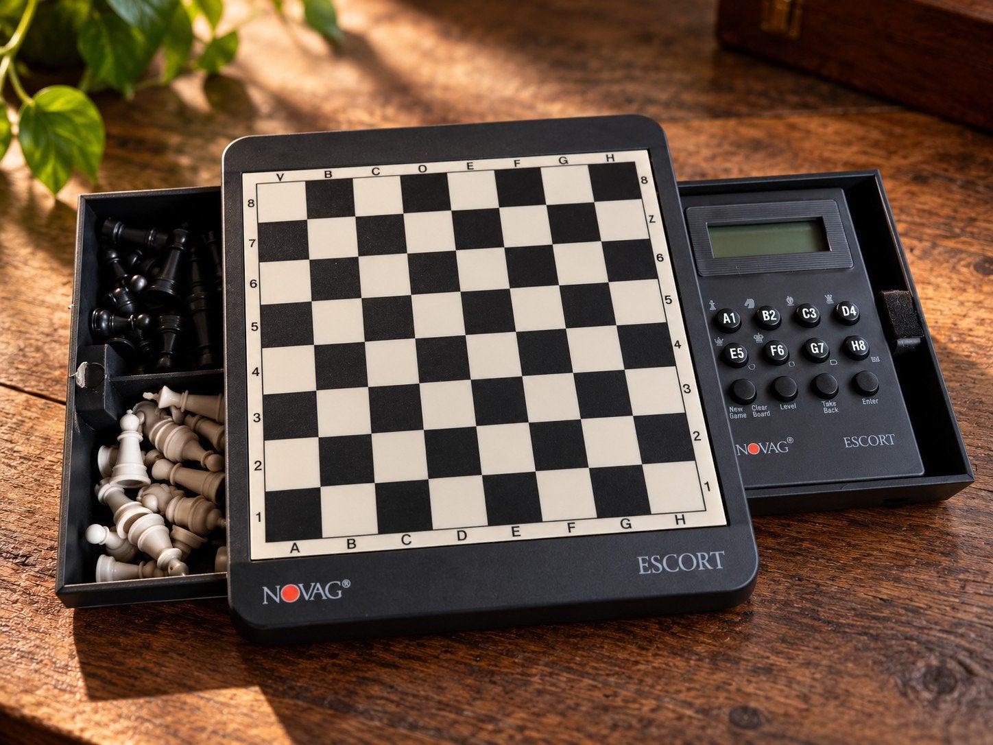 Novag Escort Elektronisch Schaakspel uit de Jaren '80, Een of twee spelers, Ophalen of Verzenden, Zo goed als nieuw, Novag
