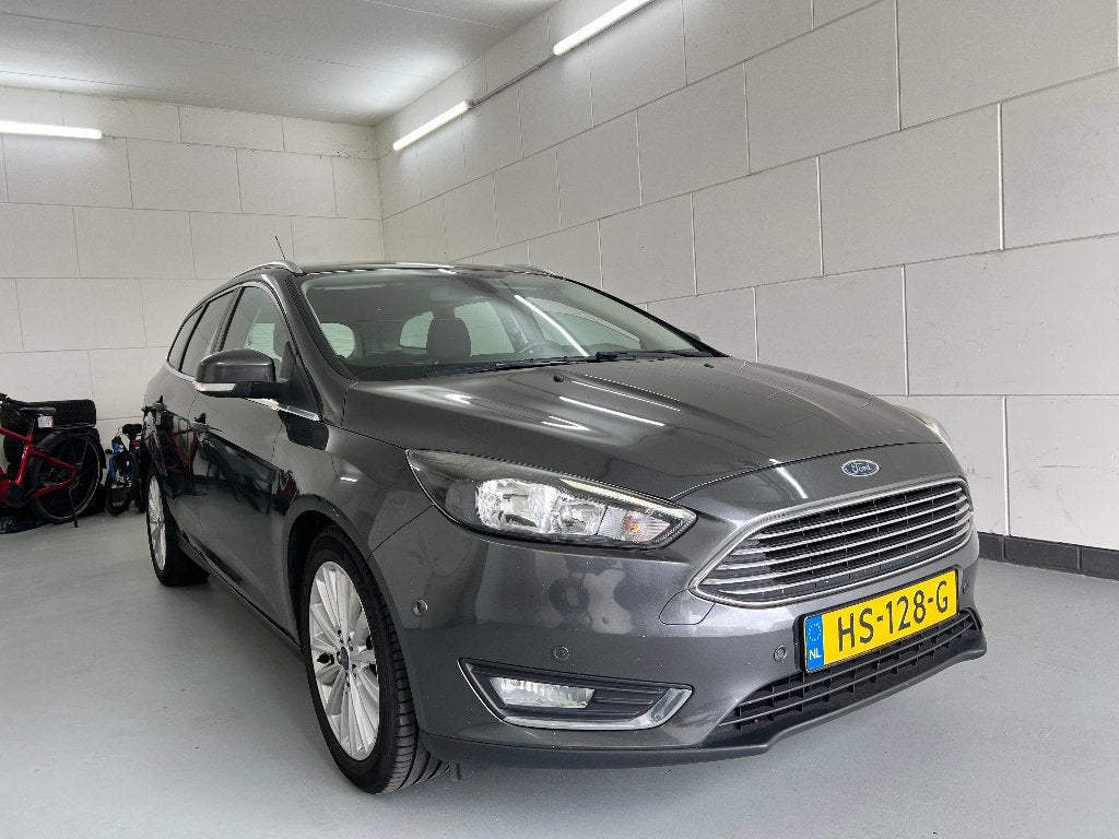 Ford Focus 1.5tdci Titan | 1 eig | € 3745 net EU | Trekhaak, Auto's, Stof, 4 cilinders, Origineel Nederlands, 1400 kg