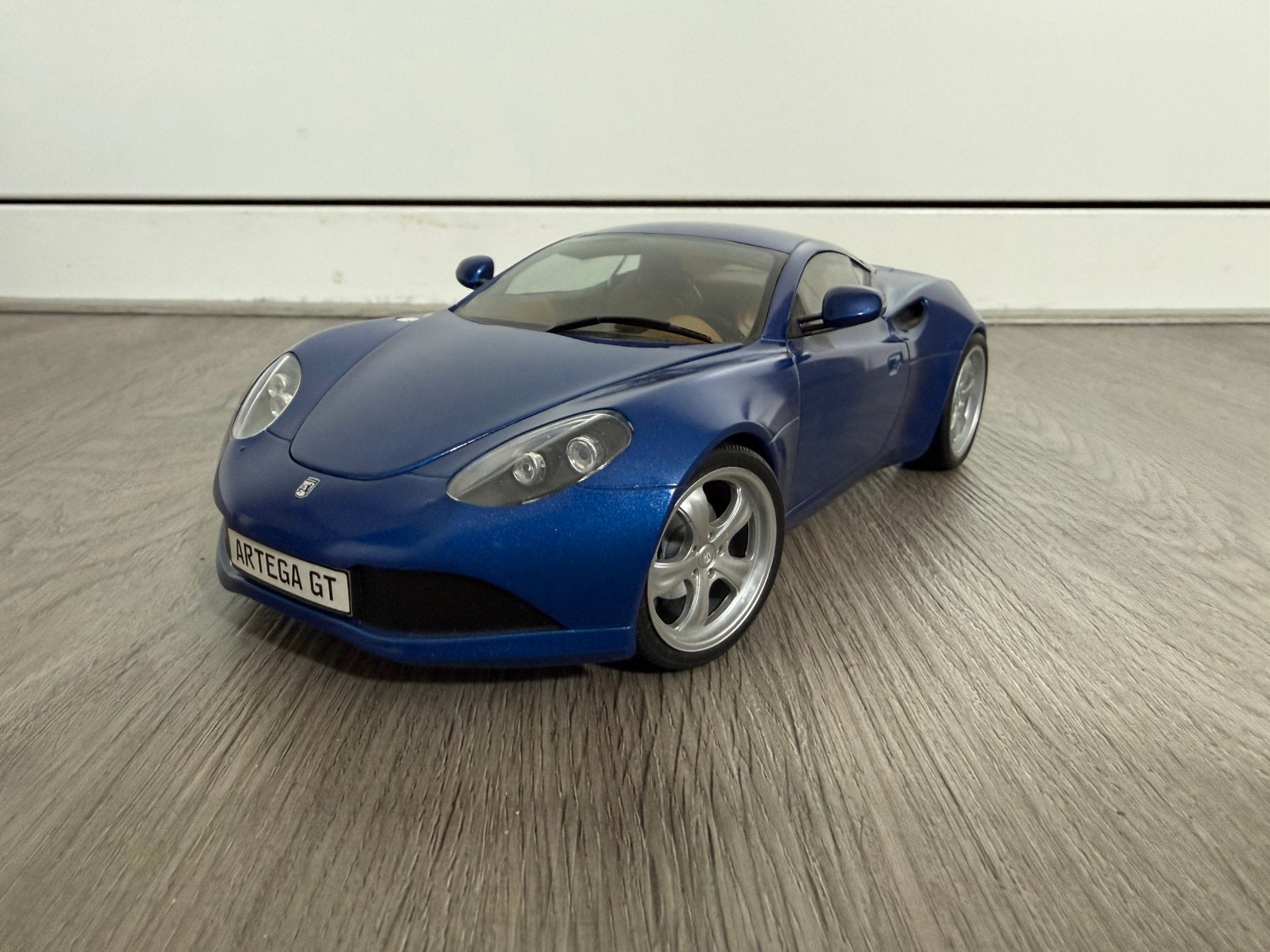1:18 Artega GT (Revell) nette staat zonder OVP, Hobby en Vrije tijd, Modelauto's | 1:18, Ophalen of Verzenden, Zo goed als nieuw