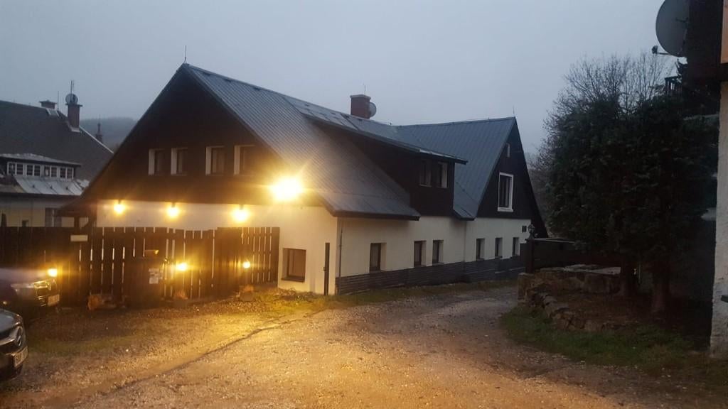 CHALET 6-27p. toplocatie zomer hiken, fietsen of skiën 2027