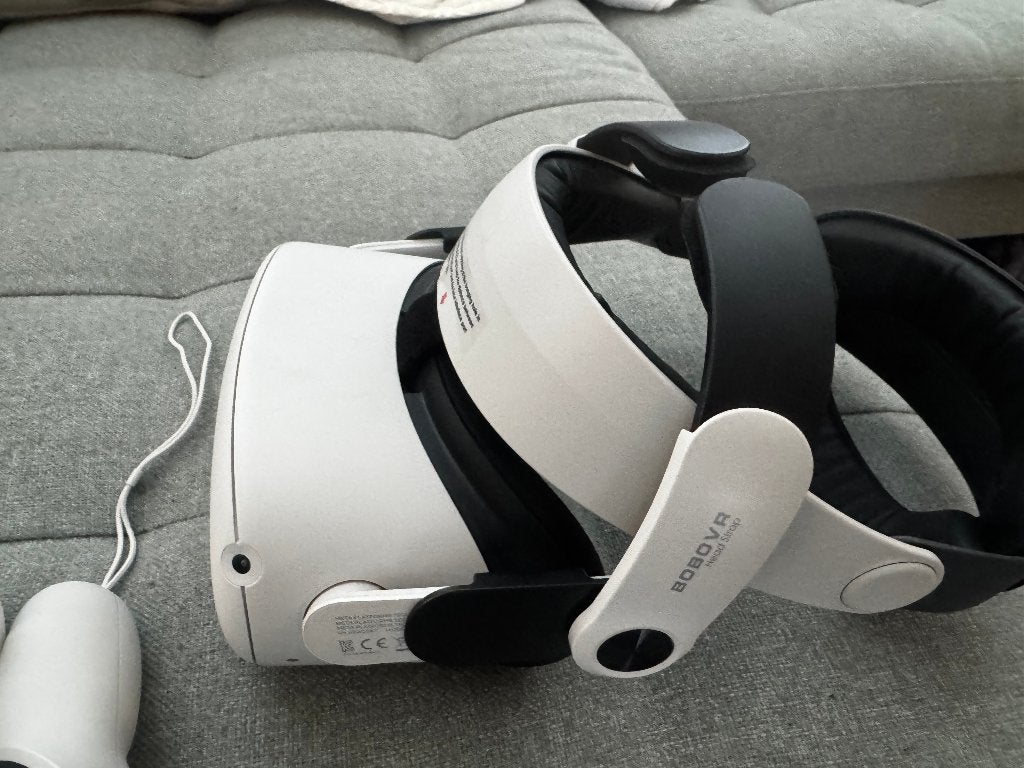 te koop oculus quest 2 met bobo vr, Ophalen, Zo goed als nieuw, VR-bril, Overige platformen