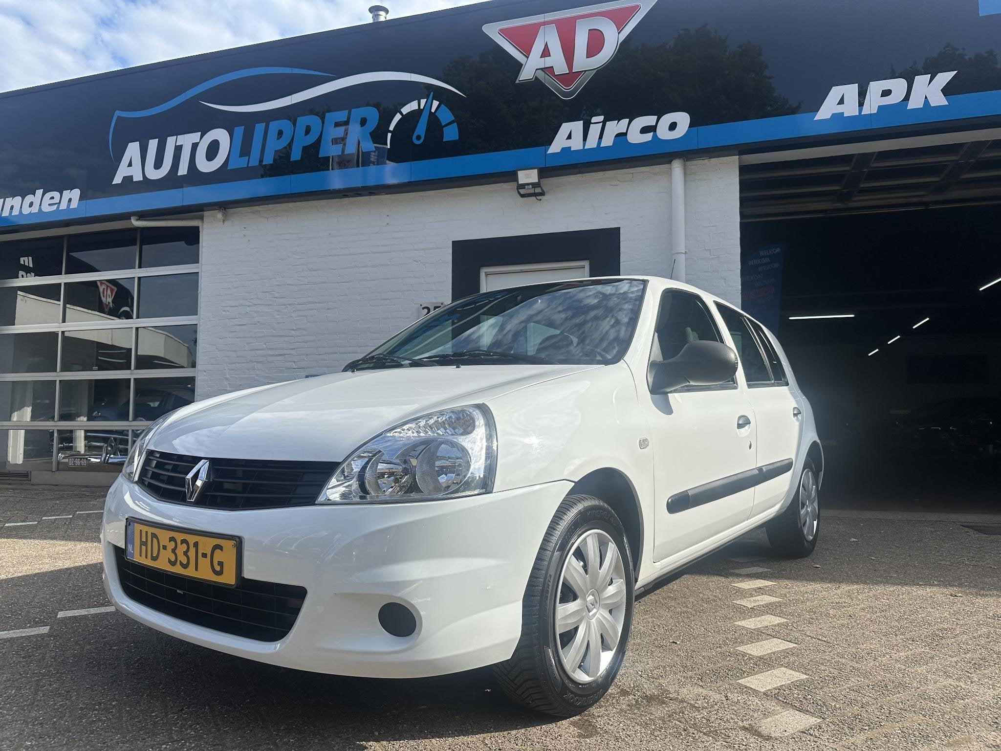 Renault Clio 1.2 Night & Day /Nieuwe apk bij aflevering/5 dr, Voorwielaandrijving, Euro 5, Gebruikt, 4 cilinders
