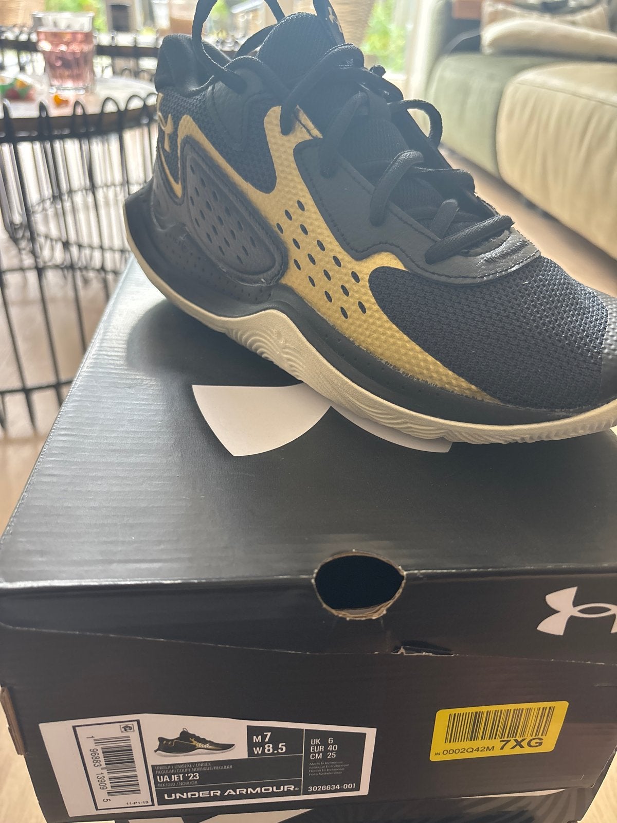 Nieuwe Under Armour UA Jet '23 basketbal Zwart/Goud Maat 40, Ophalen of Verzenden, Nieuw, Zwart, Sneakers of Gympen