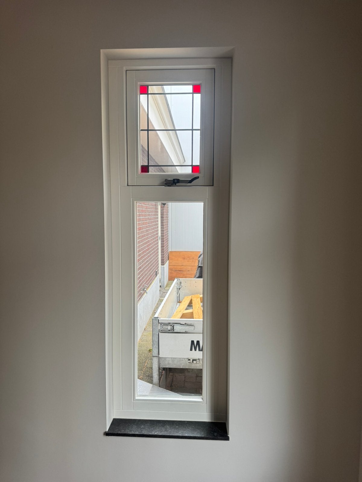 Raamkozijn met kiep raam, Ophalen, Zo goed als nieuw, Glas, Minder dan 200 cm
