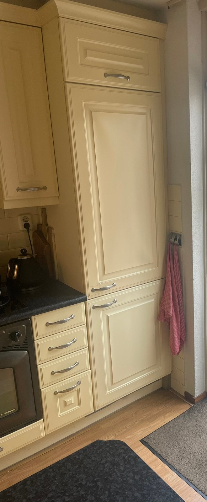 Inbouwkeuken zachtgeel met (deels defecte) inbouwapparatuur, Huis en Inrichting, Keuken | Complete keukens, Ophalen, Gebruikt