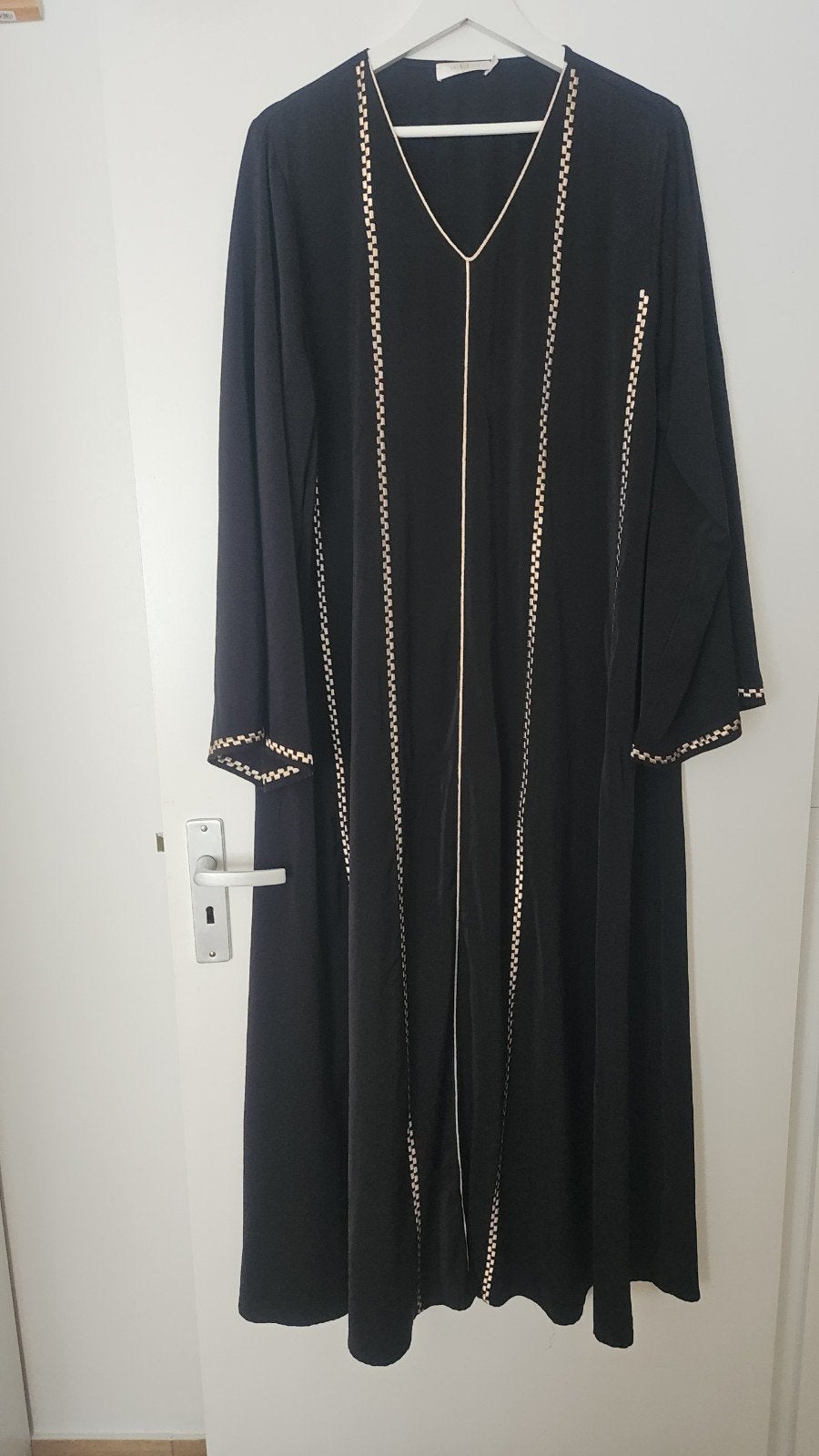 Zwarte Abaya met Gouden Details - Maat XXL, Zwart, Maat 46/48 (XL) of groter, Ophalen of Verzenden, Zo goed als nieuw