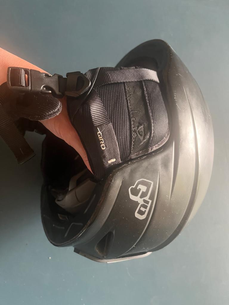 Giro Skihelm - Zwart, Gebruikt, Ophalen of Verzenden, Zo goed als nieuw