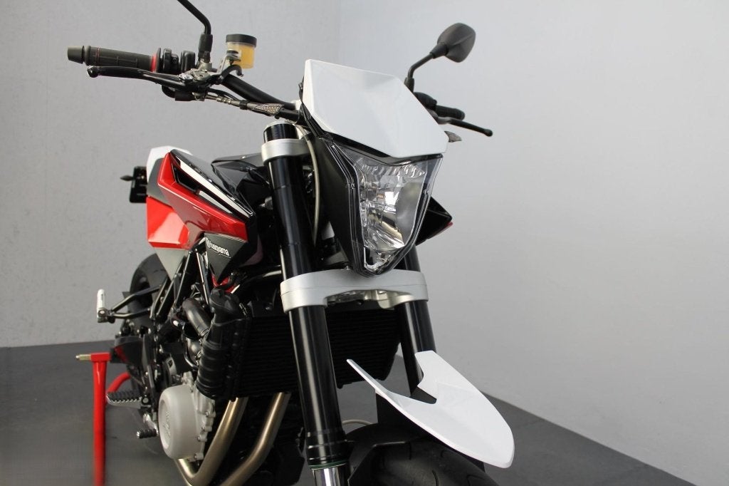 Husqvarna Nuda 900R, 2 cilinders, Motorrijbewijs A, Particulier, Meer dan 35 kW