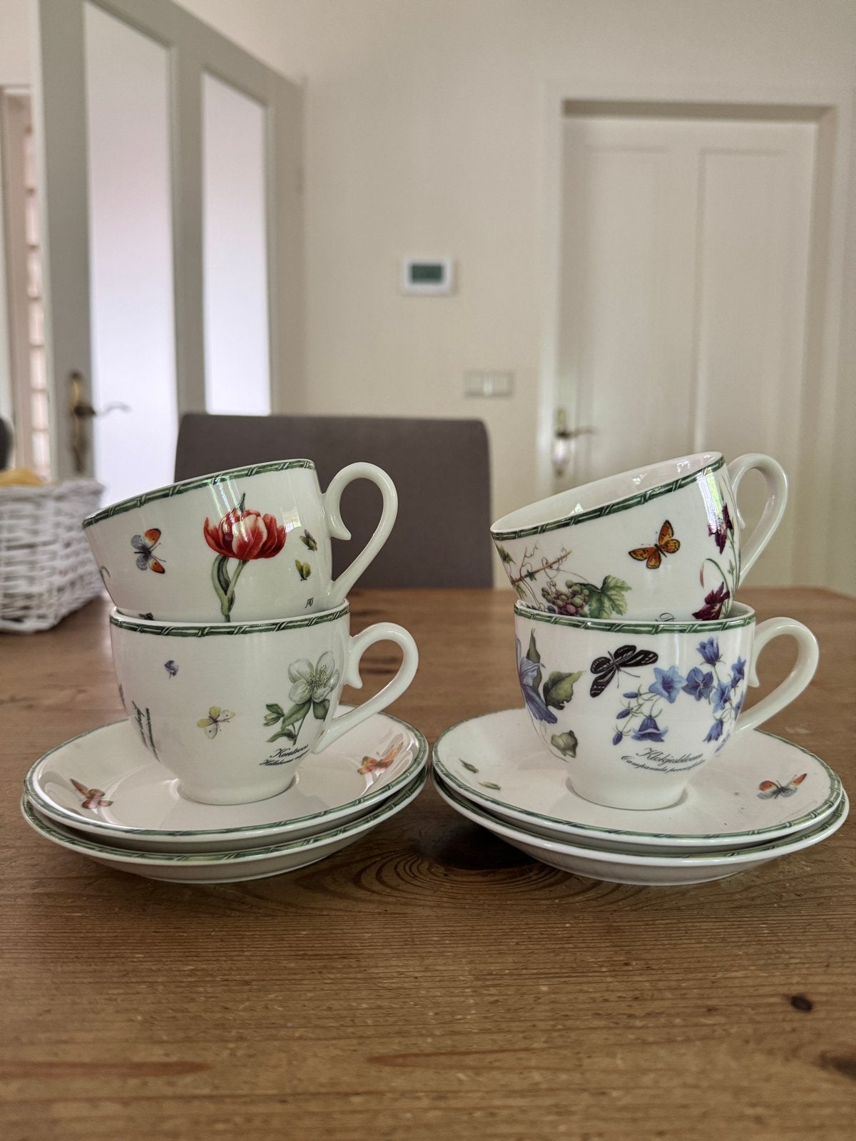 Villeroy & Boch Porseleinen Kop en Schotel Set - 4 Stuks, Klassiek, Villeroy & Boch, Ophalen of Verzenden, Zo goed als nieuw