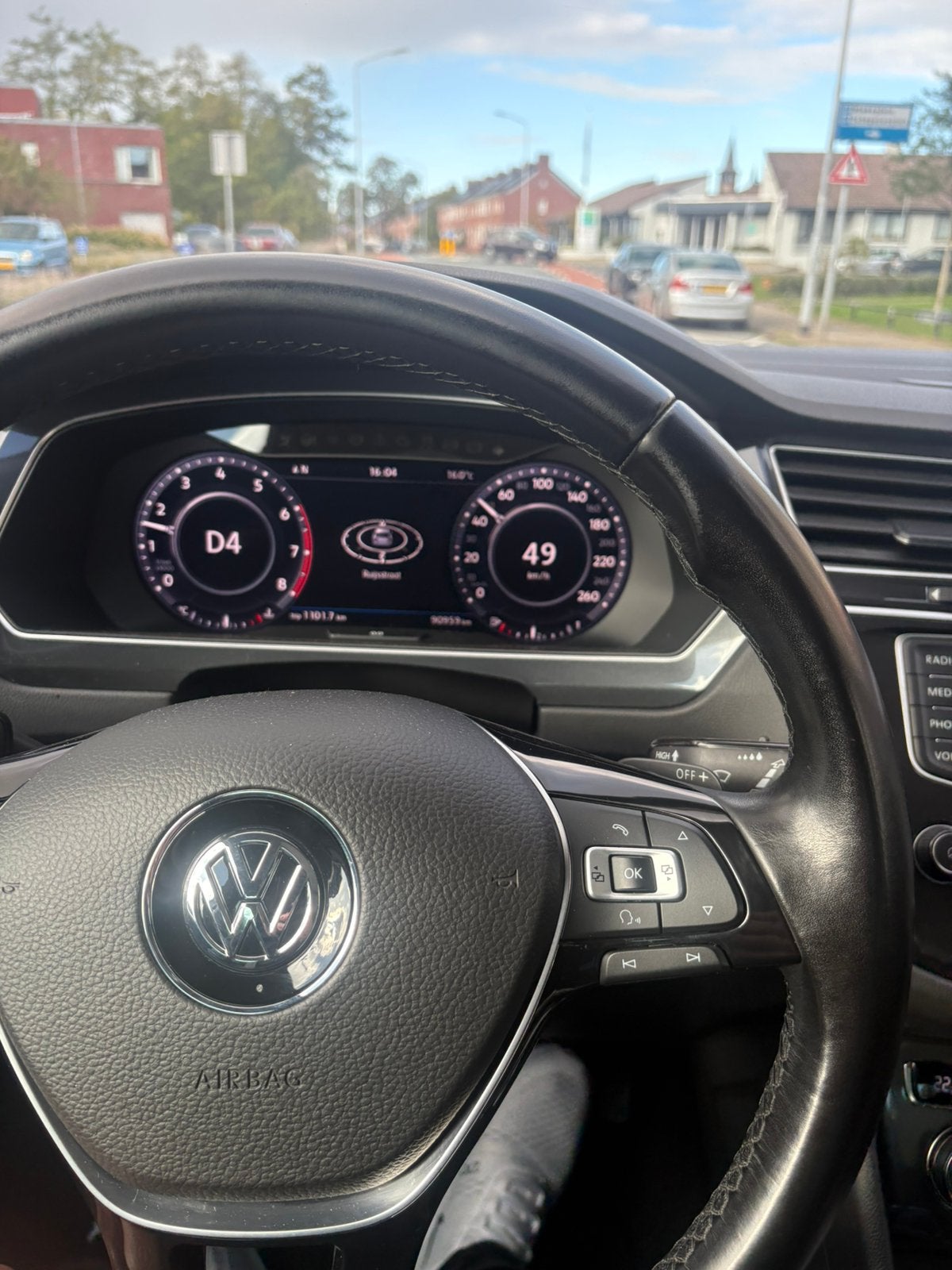 Volkswagen tiguan 2 x r line in nieuwstaat 180 pk, Auto-onderdelen, Ophalen, Nieuw