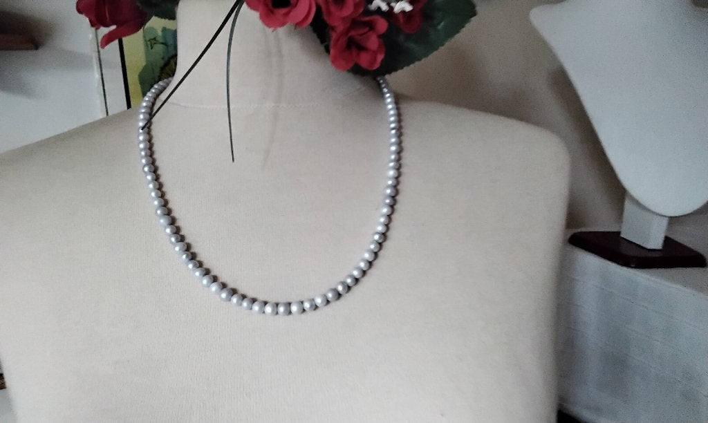 Prachtige ketting Echte parels Zilverkleur 925 zilveren slot, Sieraden, Tassen en Uiterlijk, Kettingen, Ophalen of Verzenden, Nieuw