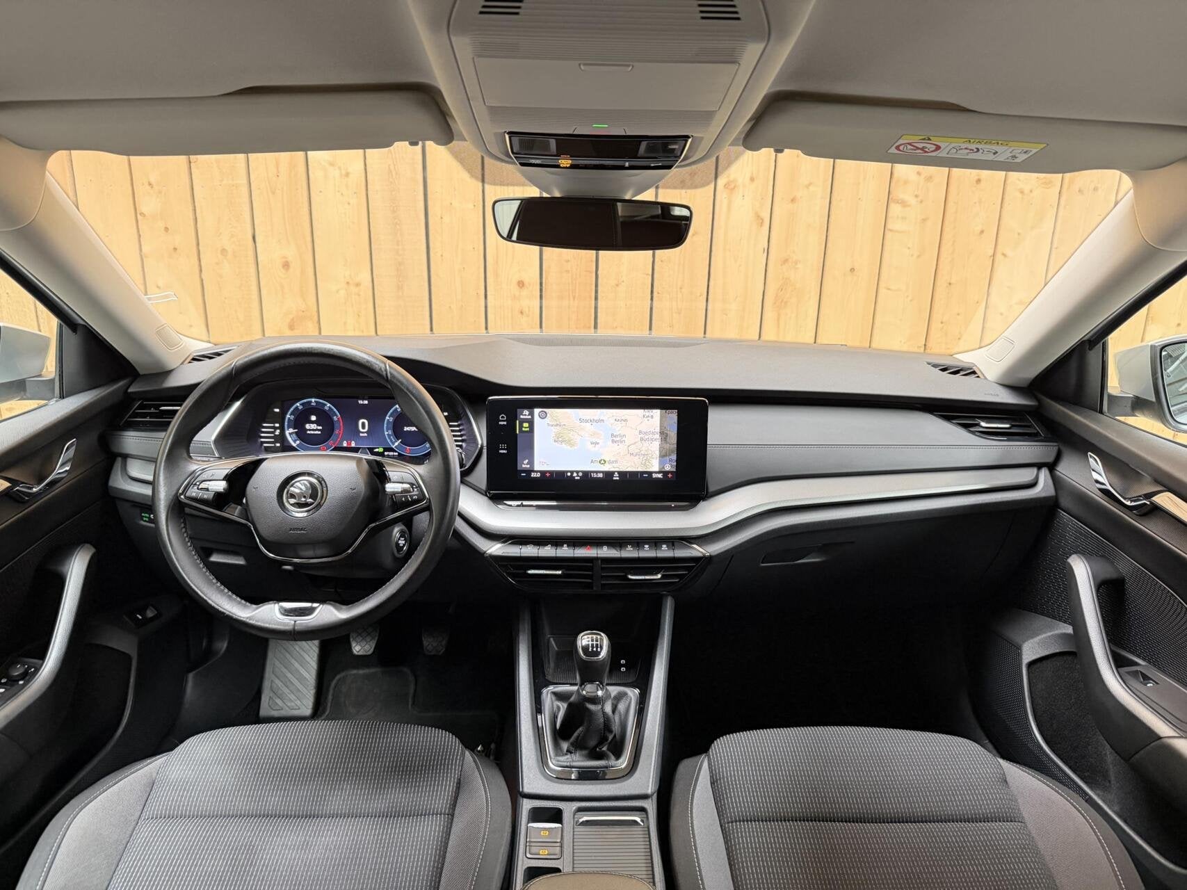 Skoda Octavia Combi 1.0 TSI Business Edition Apple CarPlay/A, Auto's, Voorwielaandrijving, Gebruikt, Euro 6, Origineel Nederlands