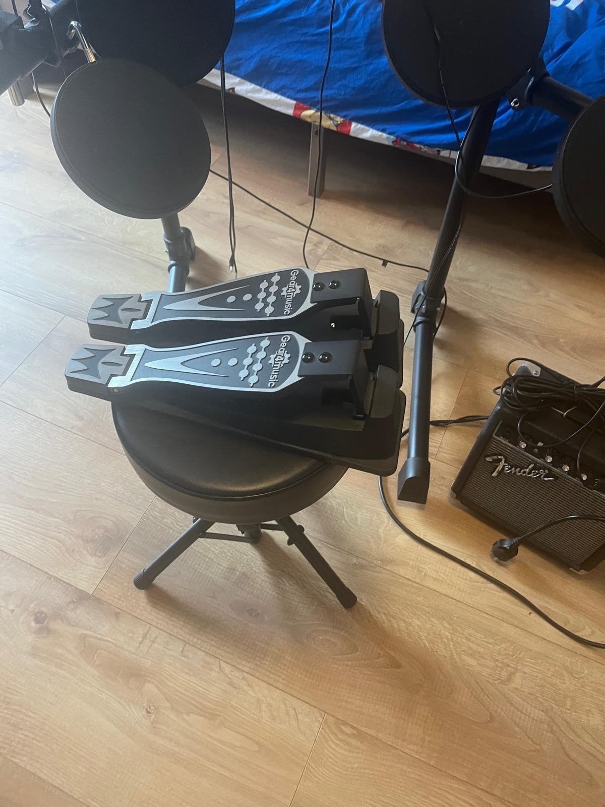 Elektronisch drumstel met Fender versterker en kruk, Ophalen, Zo goed als nieuw, Overige merken, Elektronisch