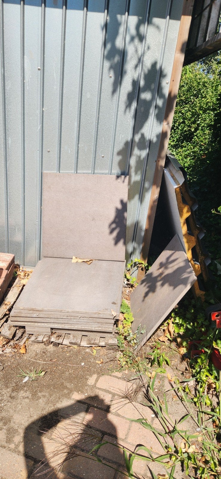 Gratis 8 keramische  tegels 60 bij 60 2 cm dik, Overige materialen, Gebruikt, Ophalen of Verzenden, 20 tot 40 cm