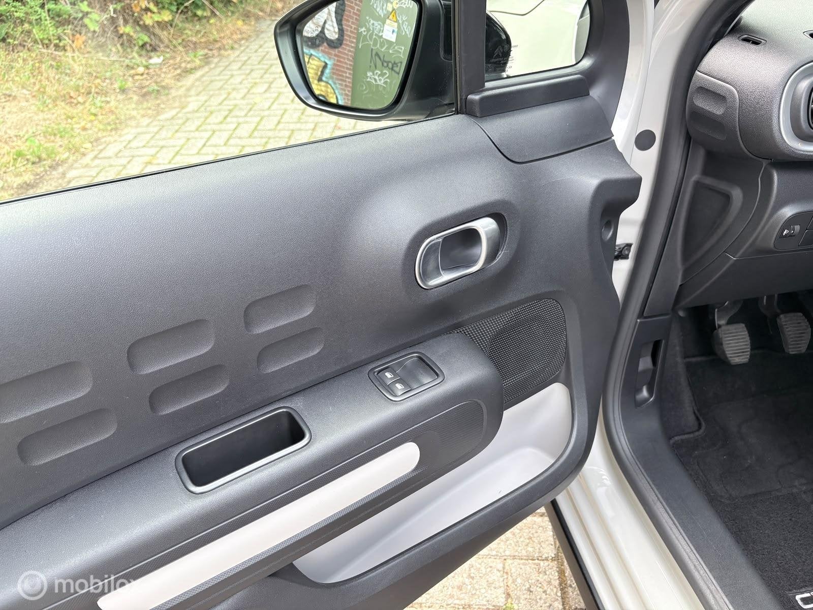 Citroen C3 1.2i Feel | 5DRS | 75.000KM | AIRCO | CRUISE |, 450 kg, Euro 6, 1199 cc, 82 pk