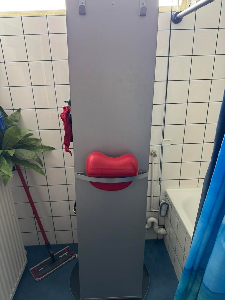 Mooie kast met aan een zijde een spiegel, Ophalen of Verzenden, Zo goed als nieuw