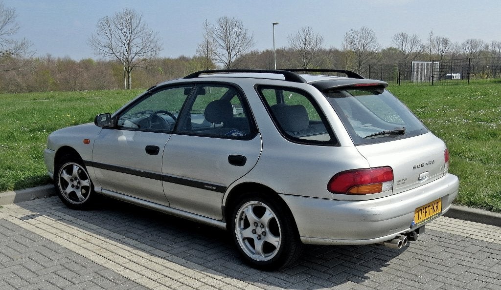 Subaru Impreza 2.0 GL Plus AWD 2000 Grijs - 125PK, Auto's, Subaru, 1994 cc, 1160 kg, 4 cilinders, Metallic lak