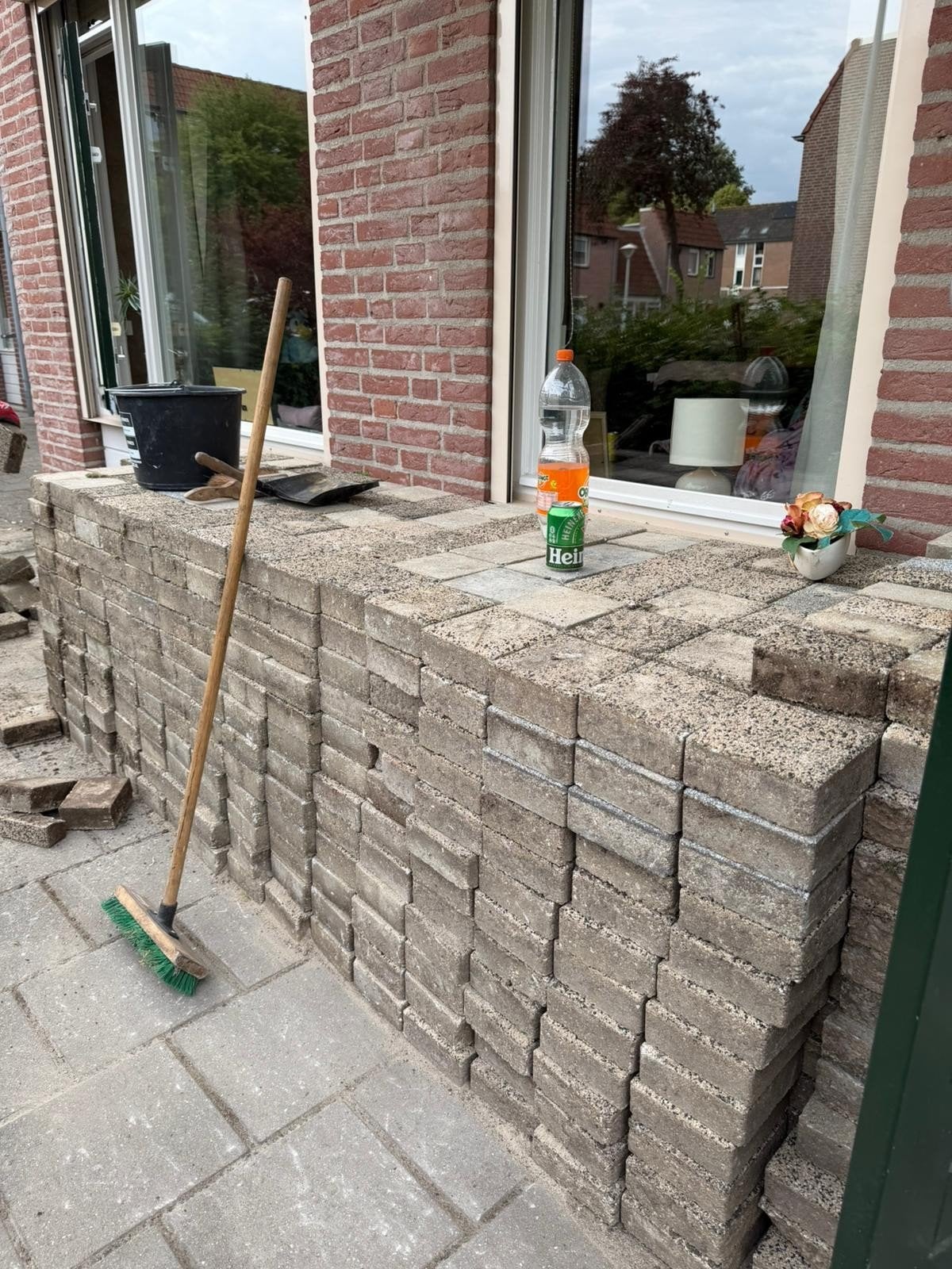 Gratis af te halen 46 vierkante meter bestrating Beuningen, Ophalen, Beton, Klinkers