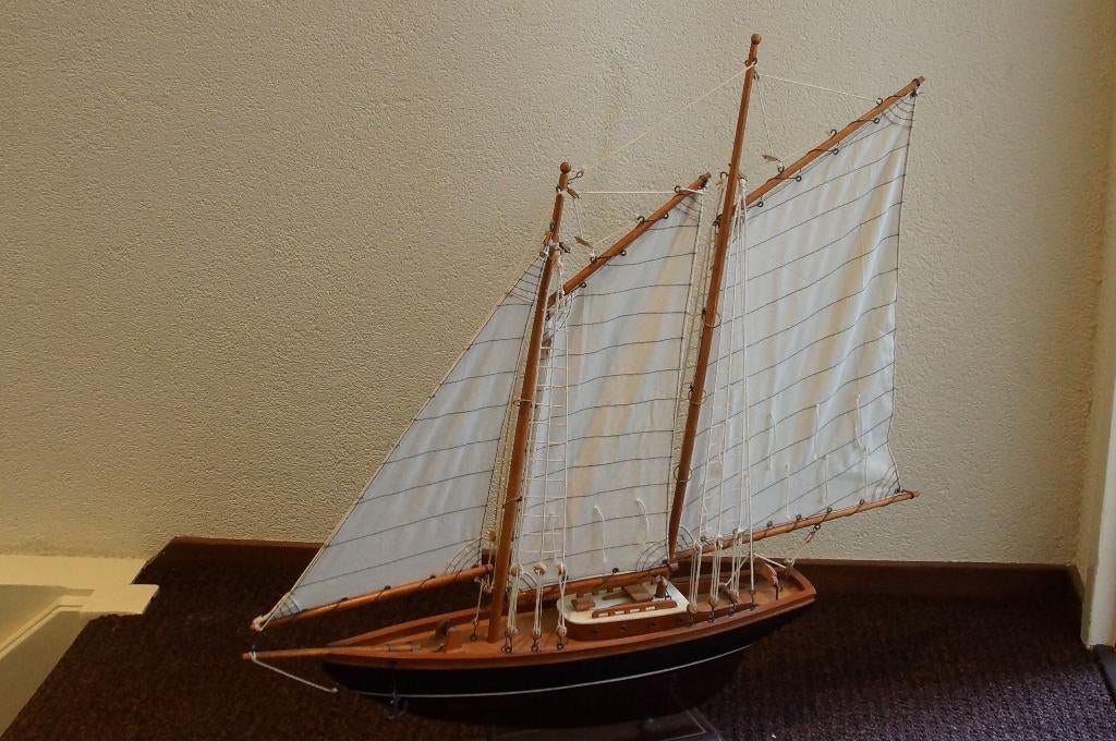 model zeilboot, Ophalen, Zo goed als nieuw