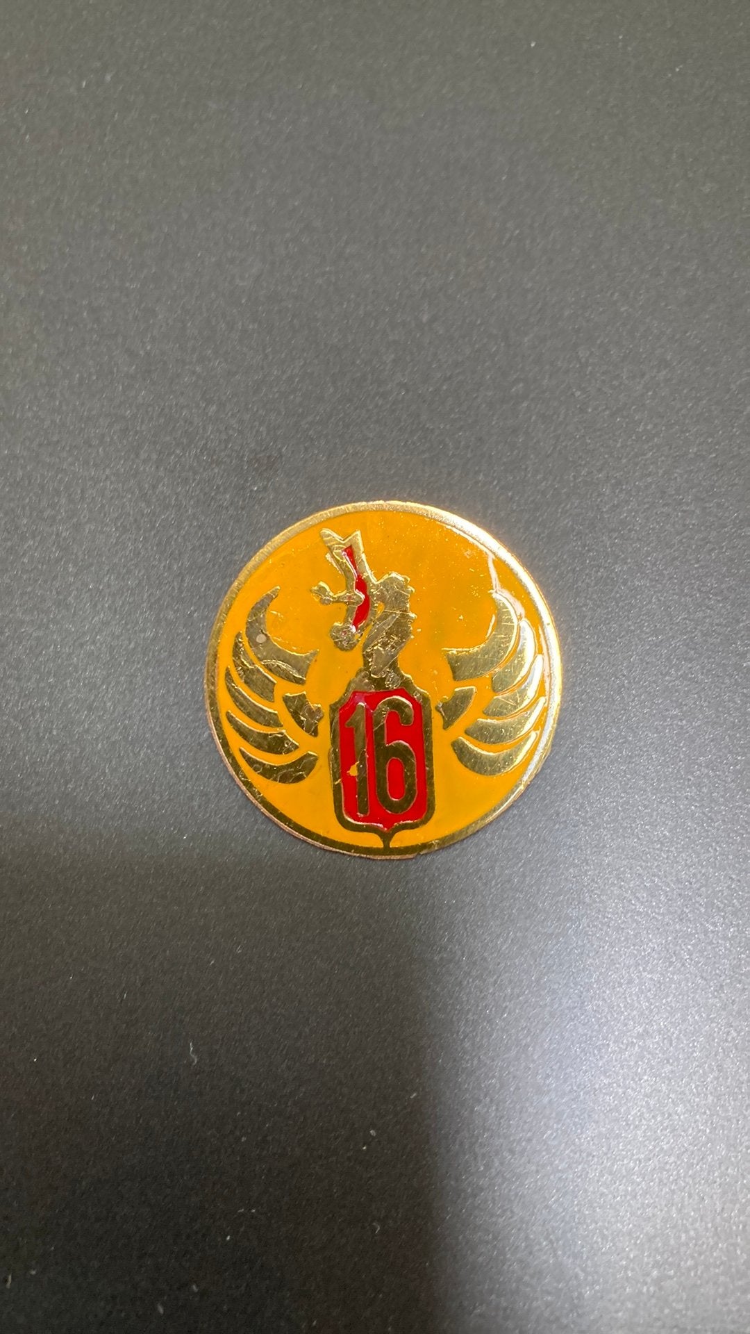 KNIL/ML 16e SQN, Ophalen of Verzenden, Luchtmacht, Nederland, Embleem of Badge