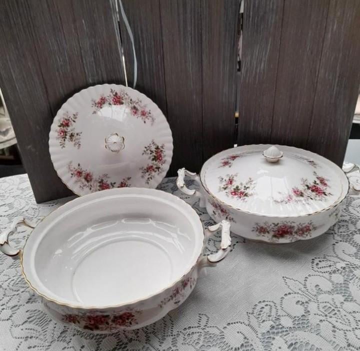 Royal albert lavender rose dek schalen 100.00 p.s, Antiek en Kunst, Ophalen of Verzenden