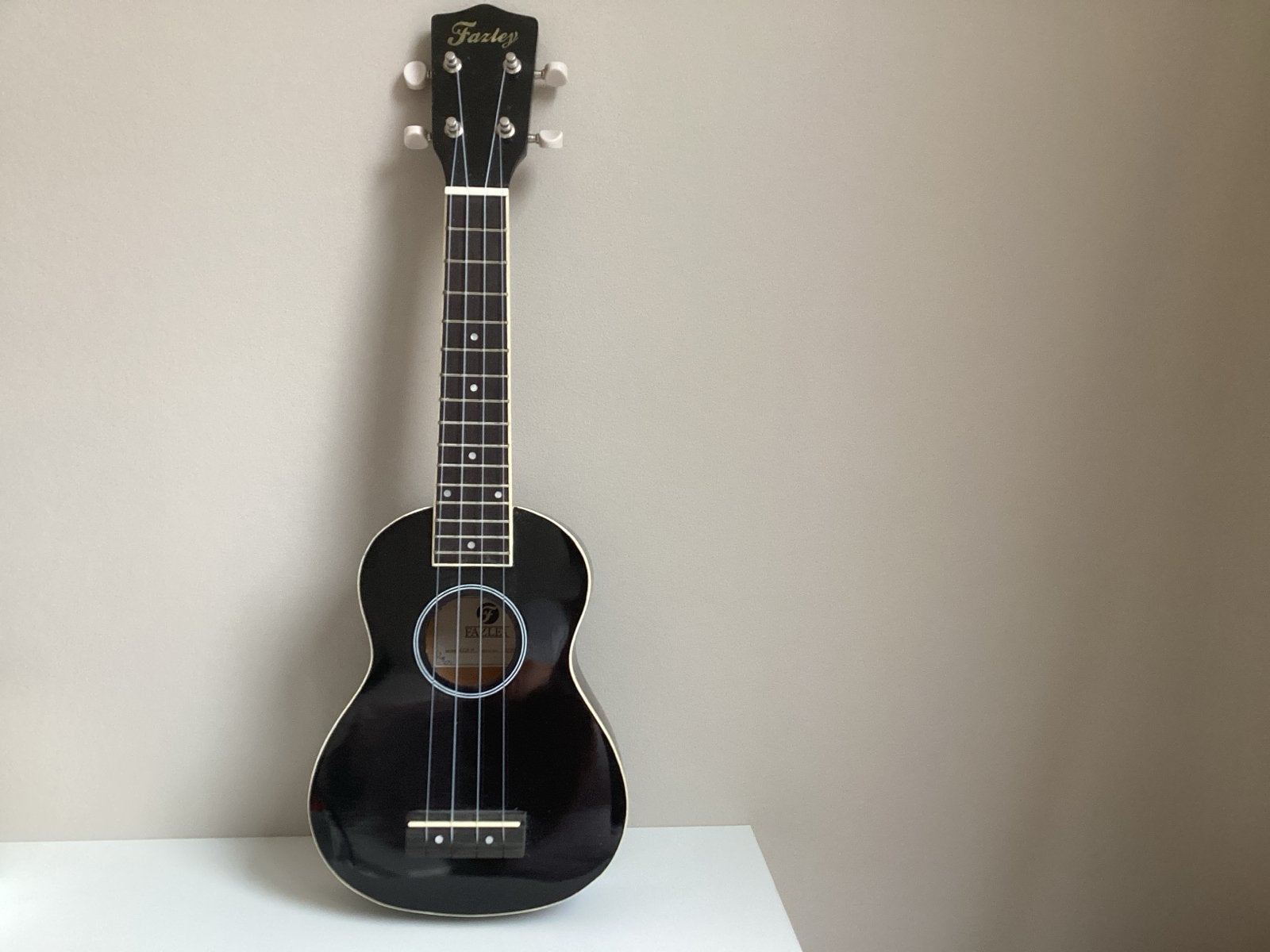 Zwarte Fazley Ukelele - Zo goed als nieuw, Ophalen of Verzenden, Zo goed als nieuw, Ukelele