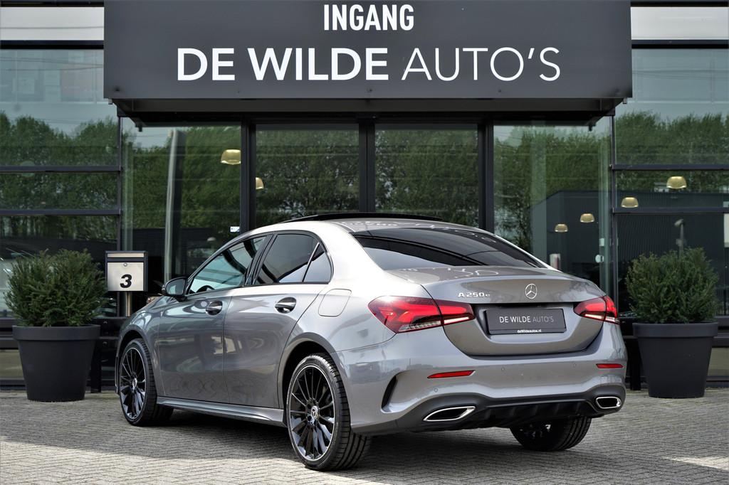 Mercedes-Benz A-Klasse 250 e AMG 218pk Pano Camera Sfeerverl, Gebruikt, Zwart, 4 cilinders, Bedrijf