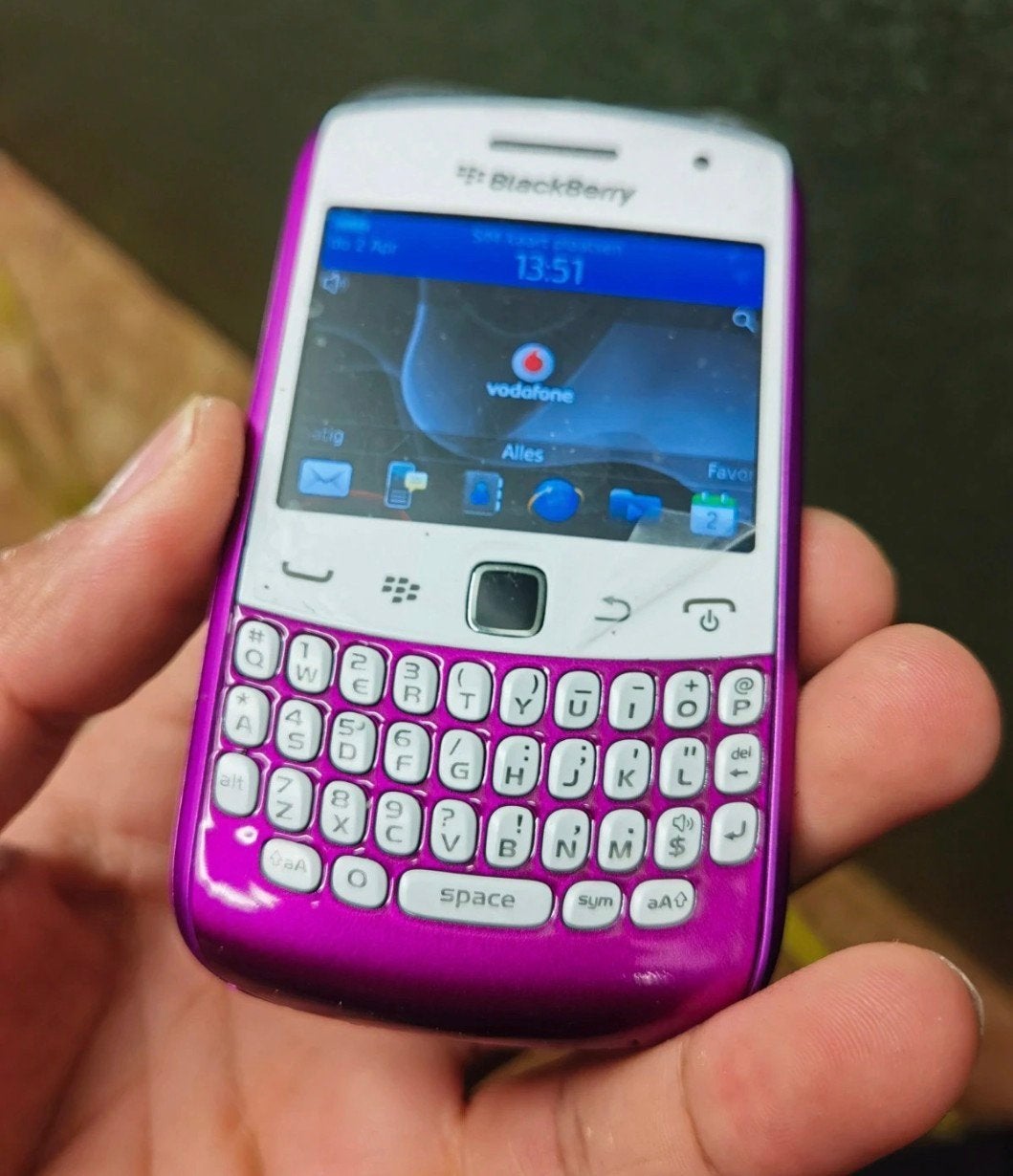 Goedwerkende roze blackberry curve 9360 met fysiek toetsenbo, Verzenden, Zo goed als nieuw