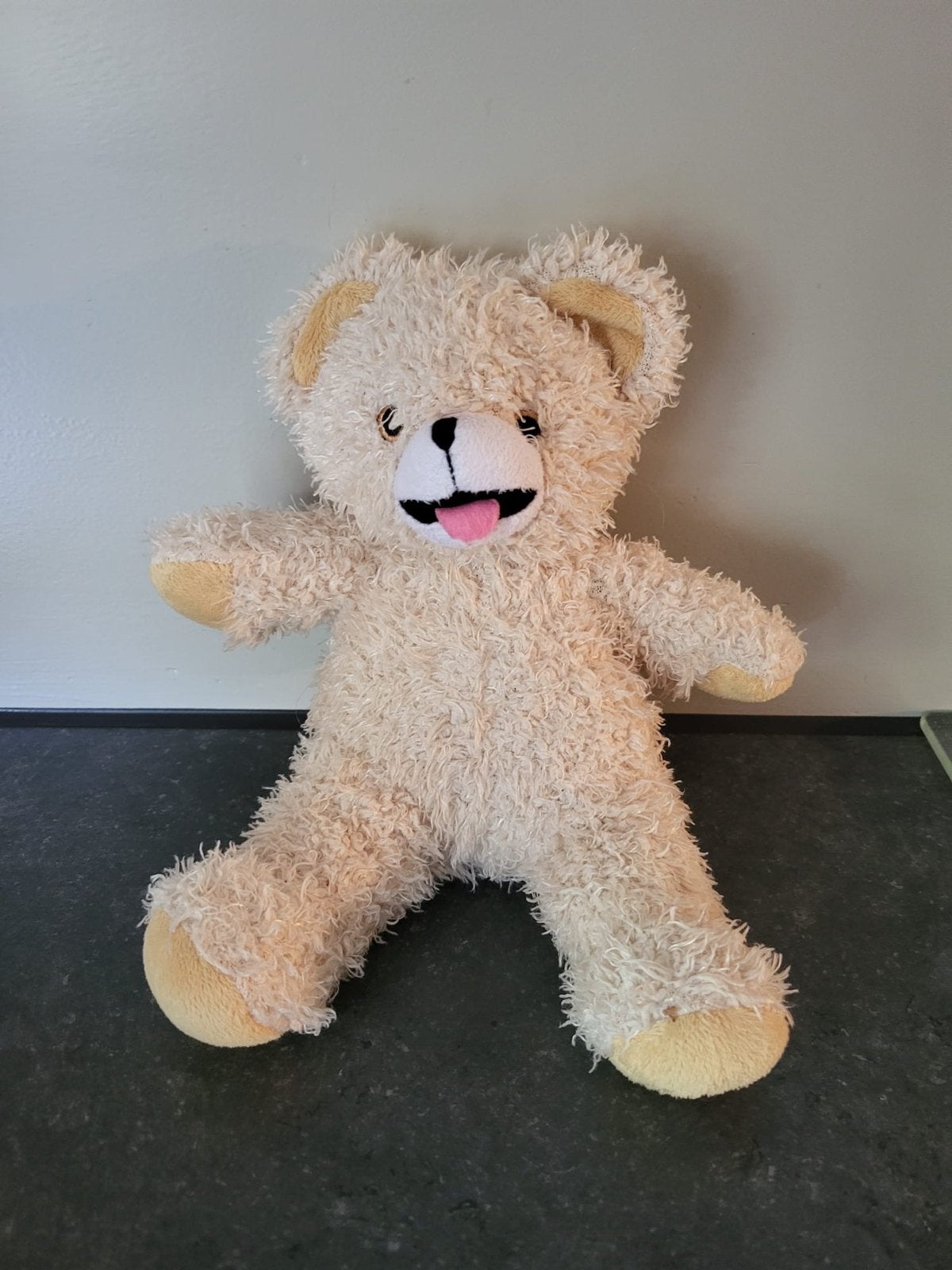 Schattige pluizige teddybeer robijn beertje, Gebruikt, Overige merken, Overige karakters, Beer