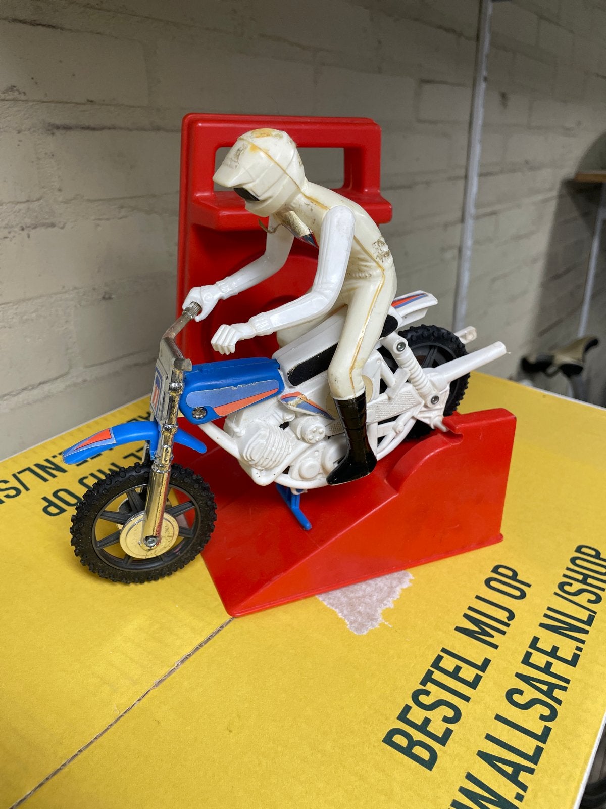 Vintage speelgoed motor met coureur, Kinderen en Baby's, Speelgoed | Speelgoedvoertuigen, Ophalen of Verzenden, Gebruikt