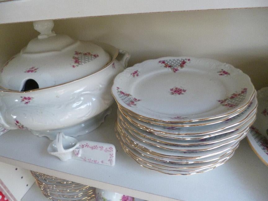 Dinerservies Walbrzych met roze / gele roosjes grijs raster, Antiek en Kunst, Antiek | Servies compleet, Ophalen of Verzenden
