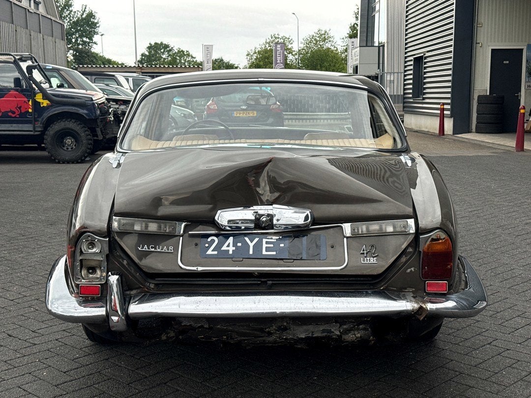 Jaguar XJ6 4,2, foto 4