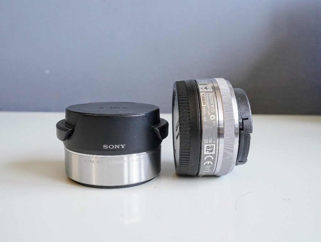 Sony E 2.8/16mm + Ultra wide converter (12mm),  zeer goed, Sony E-mount, Gebruikt, Sony, Autofocus