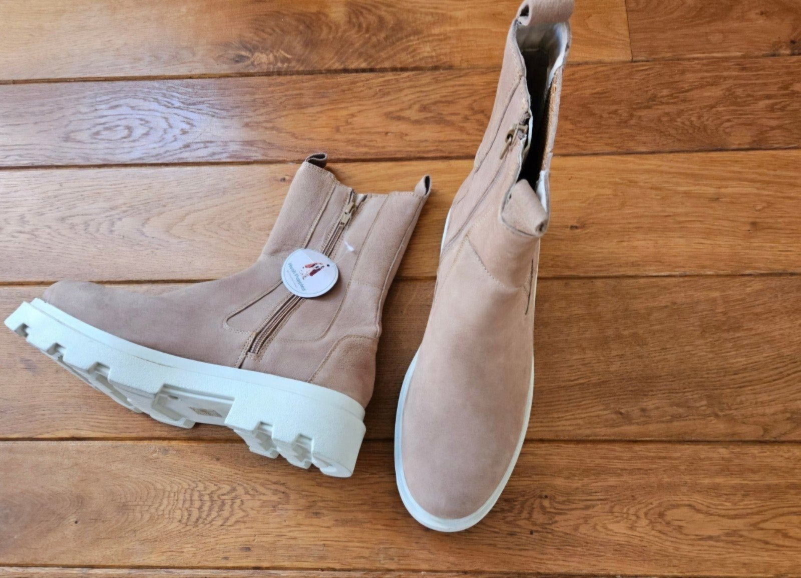 Nieuwe Hush Puppies laarzen maat 41, Bruin, Lage of Enkellaarzen, Nieuw, Ophalen of Verzenden