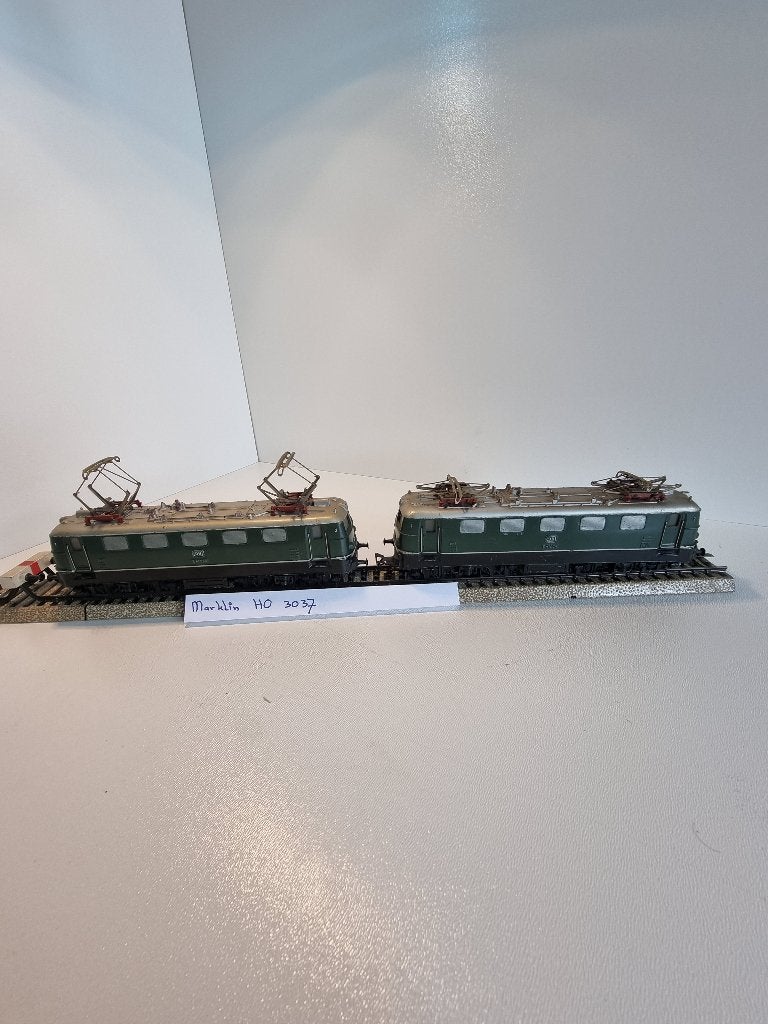 Marklin 3037 lock 2x, Gebruikt, Ophalen of Verzenden, Analoog, Märklin