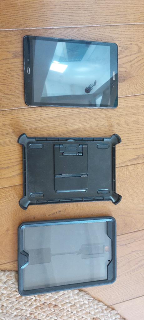 Samsung Galaxy Tab A SM-T550 16GB met OtterBox hoes, Computers en Software, Android Tablets, 9 inch, Usb-aansluiting, Ophalen of Verzenden
